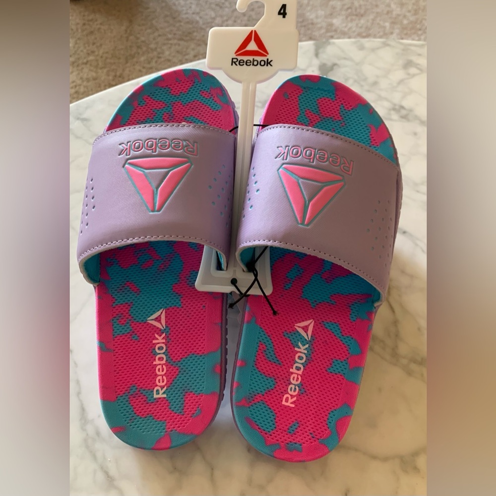 Reebok Girl’s Sz 4 Pervade Dual Density Comfort Slide Sandal New    (S236)